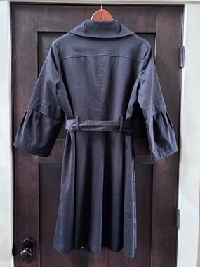 Classic Black Trench Coat with Belt Size L
